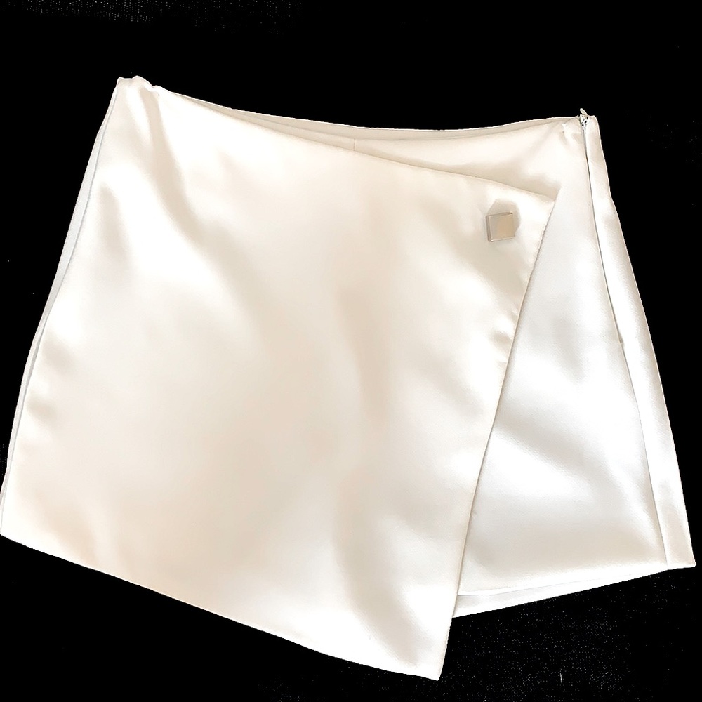 Zara White Skort